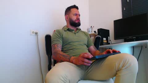 esteban online show from March 30, 1:34 pm