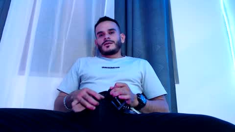 Snapshot of esteban_fer chatting on December 15, 7:02 am Esteban Fernandez online show from December 15, 7:02 am