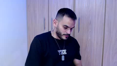 Snapshot of esteban_fer chatting on December 16, 5:38 am Esteban Fernandez online show from December 16, 5:38 am