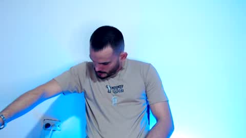 Snapshot of esteban_fer chatting on February 12, 8:38 am Esteban Fernandez online show from February 12, 8:38 am