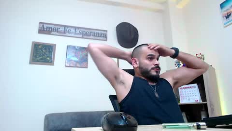 Esteban Fernandez online show from April 3, 6:55 am