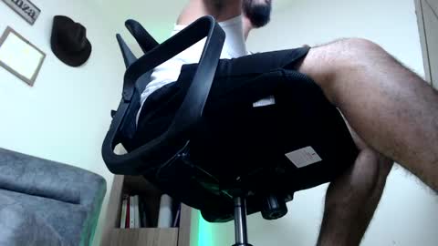 Esteban Fernandez online show from May 9, 3:17 pm