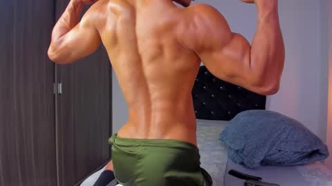 Snapshot of esteban_stud chatting on February 5, 10:22 pm ESTEBAN online show from February 5, 10:22 pm