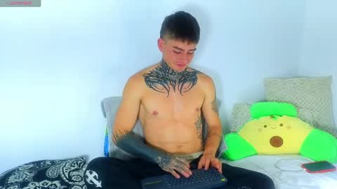 Esteban independent model online show from May 18, 1:13 am