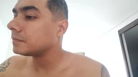 Snapshot of estebanmed92 chatting on April 6, 6:20 pm estebanmed92 online show from April 6, 6:20 pm