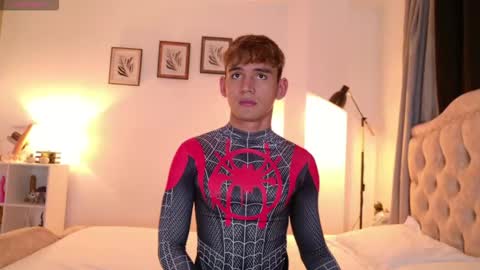 Snapshot of estebanperez_ chatting on February 6, 2:27 am Esteban online show from February 6, 2:27 am