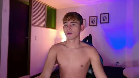 Snapshot of estebanperez_ chatting on February 23, 10:56 am Esteban online show from February 23, 10:56 am