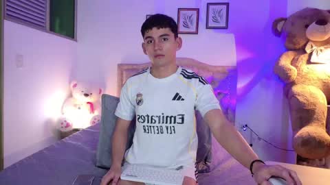 Esteban online show from May 8, 11:04 am