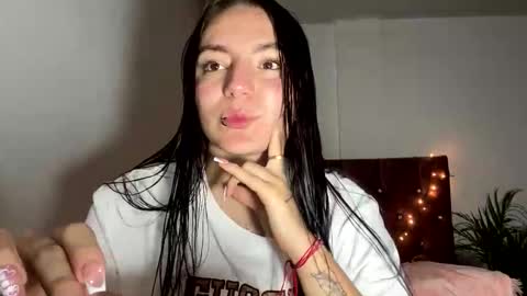 Snapshot of estefa1 chatting on April 4, 5:16 am estefa1 online show from April 4, 5:16 am