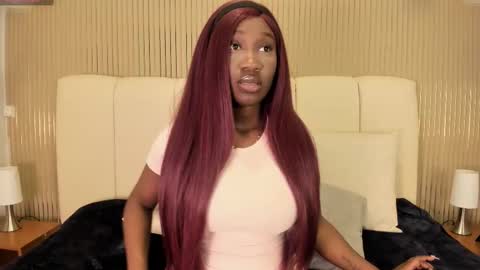 Snapshot of estefanyy_ chatting on February 17, 3:58 am estefany online show from February 17, 3:58 am