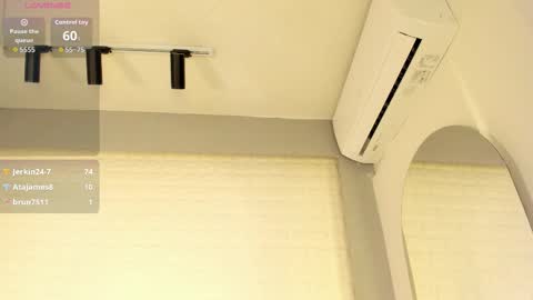 Snapshot of estefanyy_ chatting on March 27, 8:26 am estefany online show from March 27, 8:26 am