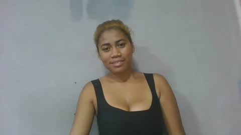 Snapshot of estelah796836 chatting on June 1, 9:00 am estelah796836 online show from June 1, 9:00 am