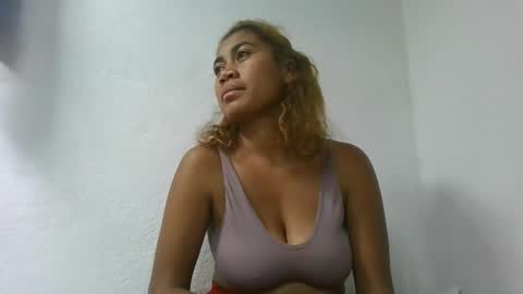 Snapshot of estelah796836 chatting on June 11, 3:32 pm estelah796836 online show from June 11, 3:32 pm