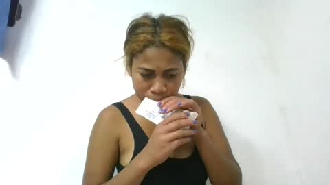 Snapshot of estelah796836 chatting on June 20, 7:44 am estelah796836 online show from June 20, 7:44 am