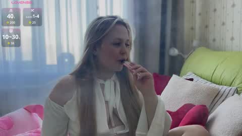 Estella online show from February 3, 6:40 am