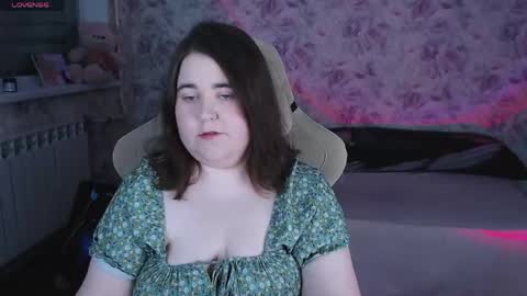 estelle_hicks online show from May 6, 6:57 pm