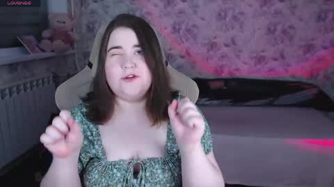 estelle_hicks online show from May 10, 7:08 pm