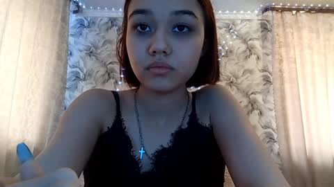 estellekirbo online show from April 1, 1:01 pm