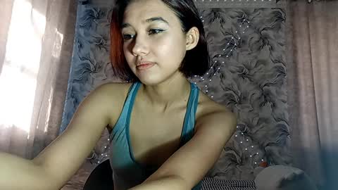 estellekirbo online show from April 3, 12:58 pm