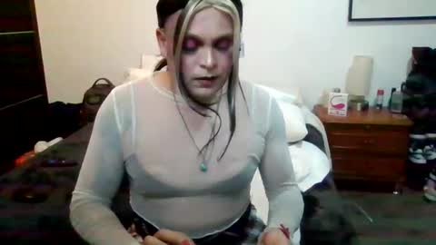 Snapshot of estephanieaguilar chatting on October 26, 8:20 am Estephanie Aguilar online show from October 26, 8:20 am