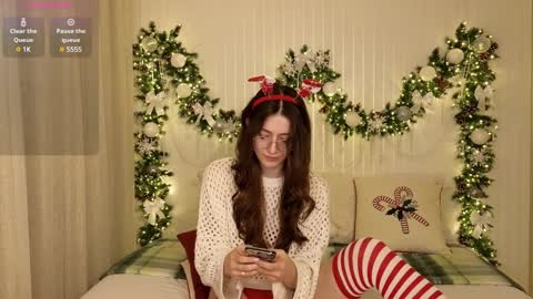 Ester online show from December 19, 7:29 pm