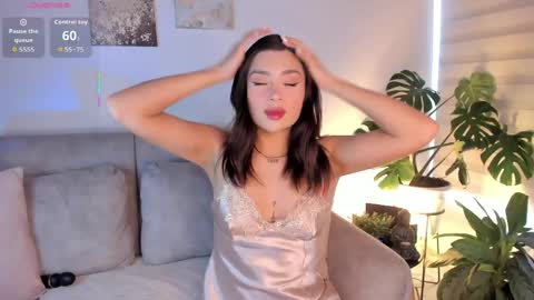 Is secret online show from May 25, 8:15 pm
