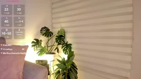 Snapshot of estercollins_ chatting on June 11, 12:32 am Is secret online show from June 11, 12:32 am