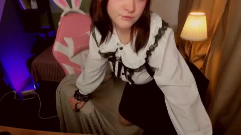 Ester  online show from May 6, 4:12 pm