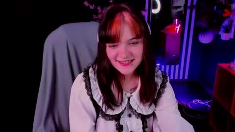 Ester  online show from May 19, 9:10 pm