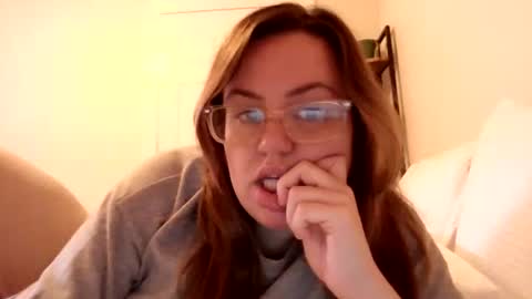 Esther online show from June 4, 12:00 pm