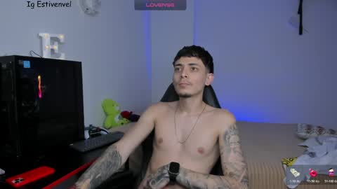 estivenvel online show from April 8, 4:51 pm