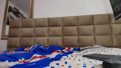 Snapshot of estrella_hanks_ chatting on January 15, 11:53 am Estrella online show from January 15, 11:53 am