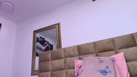 Snapshot of estrella_hanks_ chatting on January 30, 11:55 am Estrella online show from January 30, 11:55 am