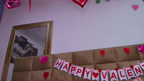 Snapshot of estrella_hanks_ chatting on February 8, 6:01 pm Estrella online show from February 8, 6:01 pm