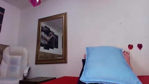 Snapshot of estrella_hanks_ chatting on March 10, 11:53 am Estrella online show from March 10, 11:53 am