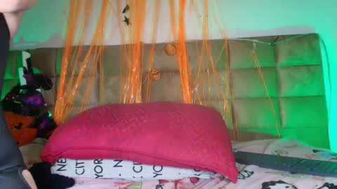 Snapshot of estrella_hanks_ chatting on October 21, 11:55 am Estrella online show from October 21, 11:55 am