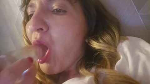 estrellawalters online show from May 26, 12:34 pm