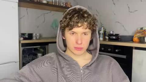 Snapshot of estremecerse chatting on February 26, 7:24 pm Alex online show from February 26, 7:24 pm