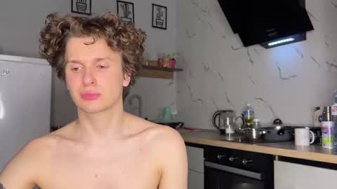 Snapshot of estremecerse chatting on March 5, 9:11 pm Alex online show from March 5, 9:11 pm