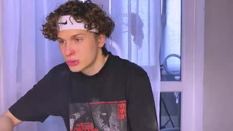 Snapshot of estremecerse chatting on March 27, 12:49 pm Alex online show from March 27, 12:49 pm