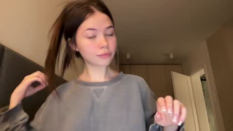 Snapshot of eternal_infinite chatting on December 6, 2:28 pm nika 3 online show from December 6, 2:28 pm