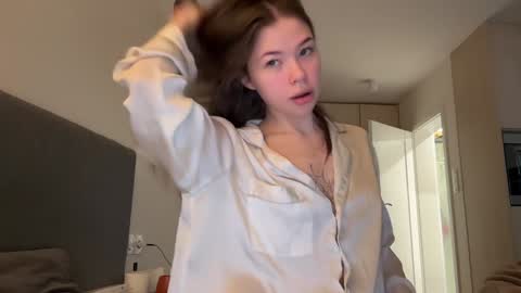 Snapshot of eternal_infinite chatting on January 18, 12:57 pm nika 3 online show from January 18, 12:57 pm