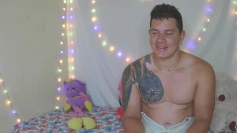 Snapshot of eternalfuego chatting on March 24, 5:45 am eternalfuego online show from March 24, 5:45 am