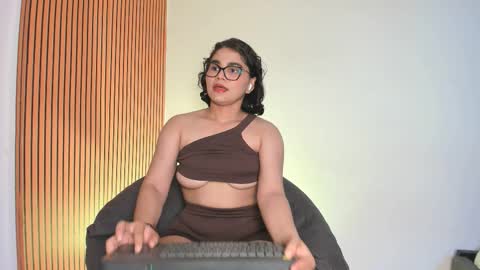 Snapshot of eternallove11 chatting on September 12, 10:10 pm Valeria online show from September 12, 10:10 pm