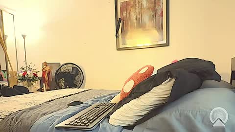 eternallyliftedxl online show from April 3, 8:18 pm