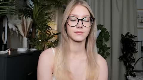 Natalie online show from September 24, 5:44 am