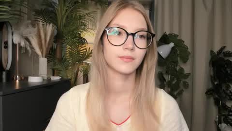 Natalie online show from September 28, 5:57 am