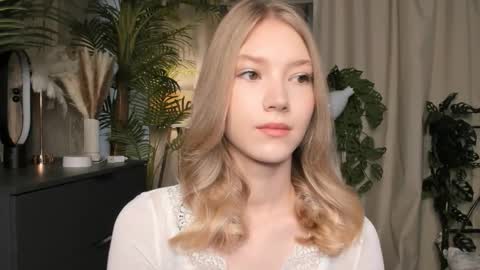 Natalie online show from October 11, 5:50 am