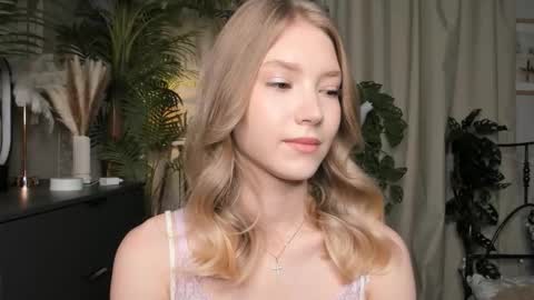 Natalie online show from October 17, 5:43 am