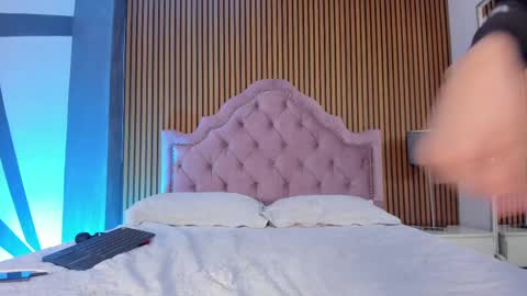 ethaancox online show from September 12, 7:08 am